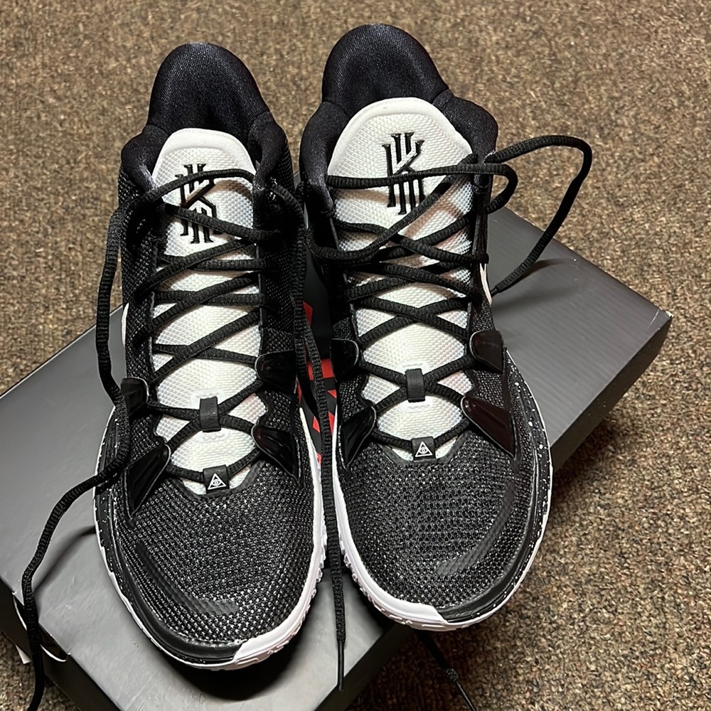 Kyrie 7 TB